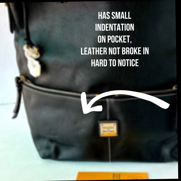 Dooney and Bourke, Black Pebbled Leather, Large Shoulder Bag With Gold Hardware - Picture 4 of 9